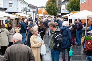Matmarkedet og utstillere under Matlystfestivalen