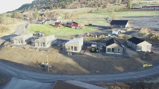 Dronebilde som viser boligoppføringen.