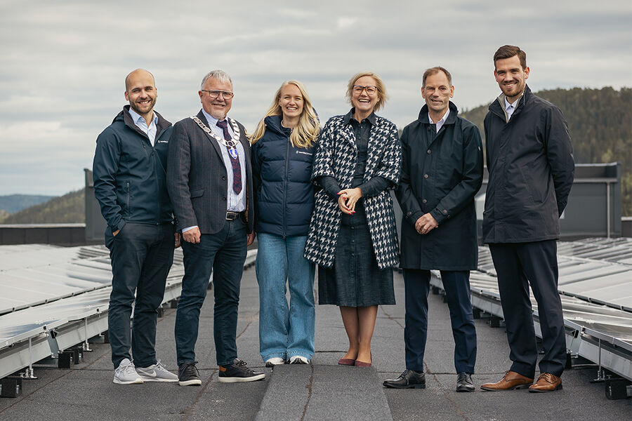 På bildet ser vi fra venstre, Johan Asplin, Sunday Power, Gunnar Thorsen, ordfører, Steinkjer, Sigrid Klemsdal, Sunday Power, Ingvild Kjerkol, energikomiteen, Stortinget, Christian Stav, NTE, og Mats Langseth, SalMar. Foto: Emma A. Johansen Emma_a_johansen