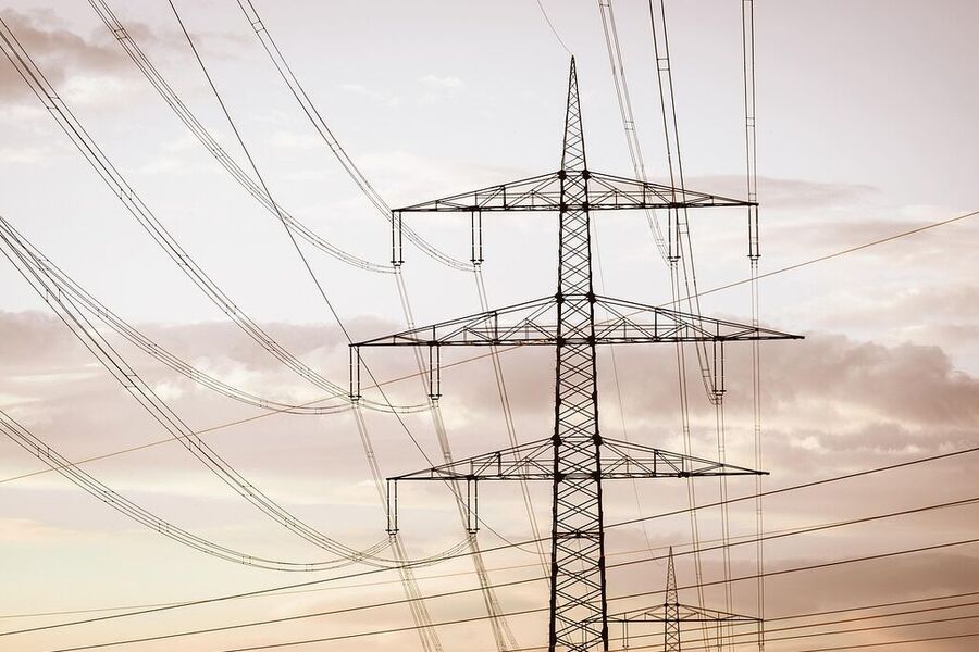 I en ny analyse vurderer THEMA Consulting tre alternativer som kan gi husholdninger forutsigbare og lave strømregninger.