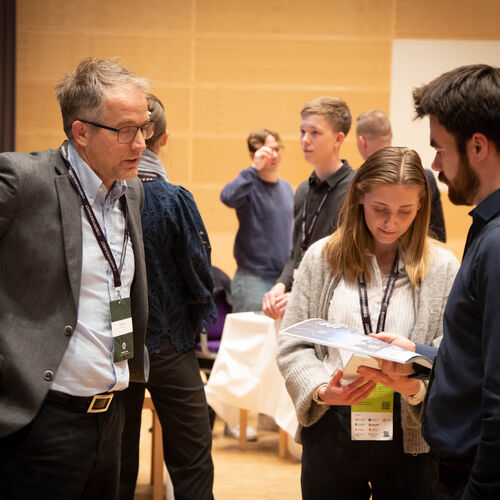 Studenter møter IKT-bedrifter