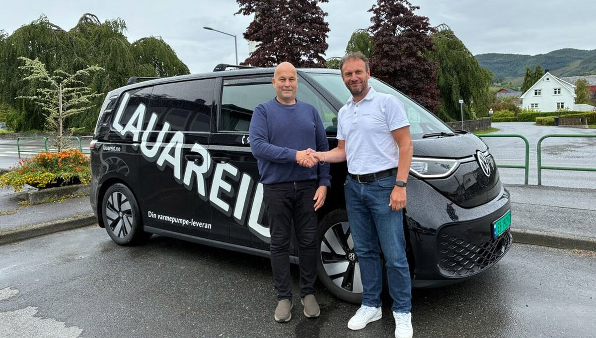 På bildet ser vi fra venstre, Bjarte Lauareid Lauareid Service og Ole Halvor Kolstad Konstel AS.