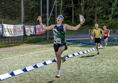 Magnus Sigurdsson spurter inn til NM-gull. Foto: Terje W. Pettersen