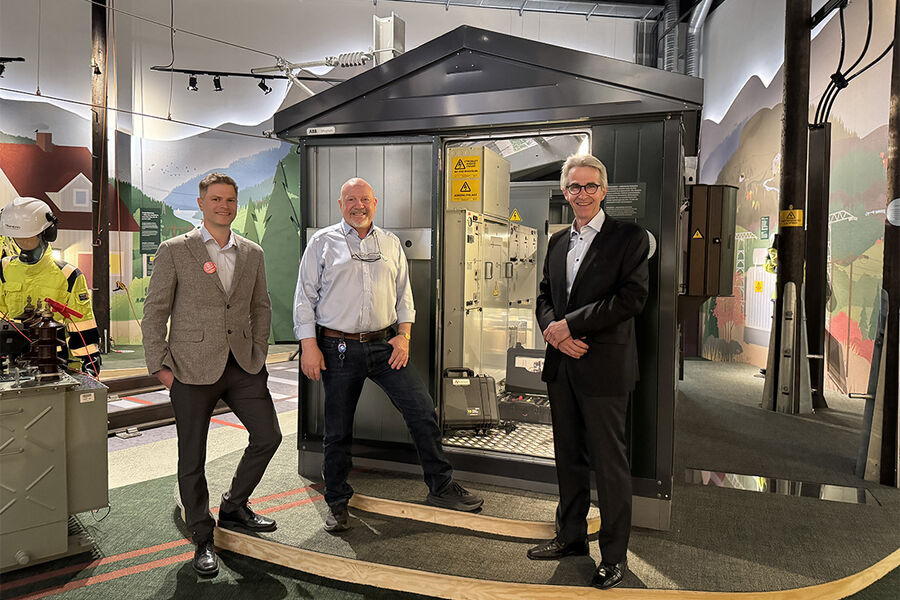 På bildet ser vi, Kjetil Kleiva fra ABB, Ståle Rønningen fra Vevig og Bjørn Kleiven fra Energisenteret.