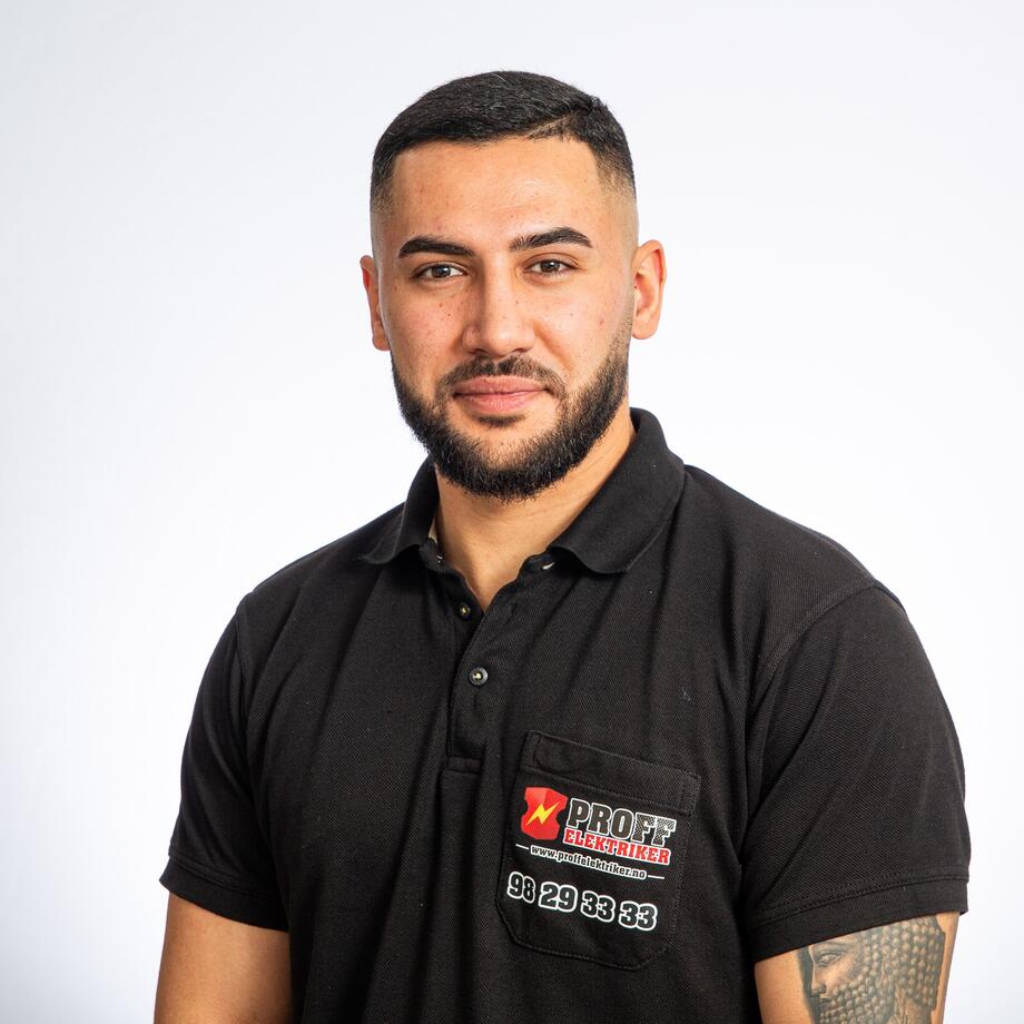 Sajjad Youssefi fra Dal på Søndre Nordstrand er finaleklar i Norges Hyggeligste Håndverker. Foto: Norges Hyggeligste