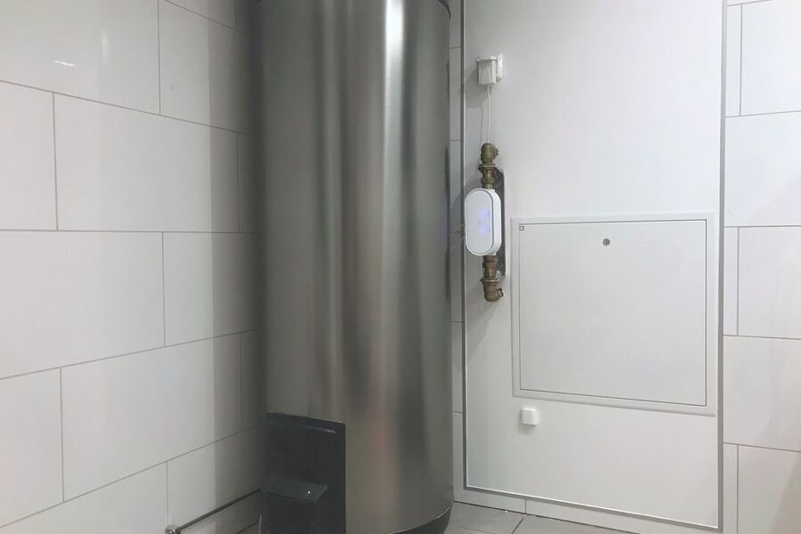 - Forordningen vil for eksempel gjøre det lettere for en vanlig forbruker å tilby systemoperatørene å slå av ladestasjonen eller varmtvannsberederen i de timene hvor kraftsituasjonen er anstrengt og få betalt for denne tjenesten