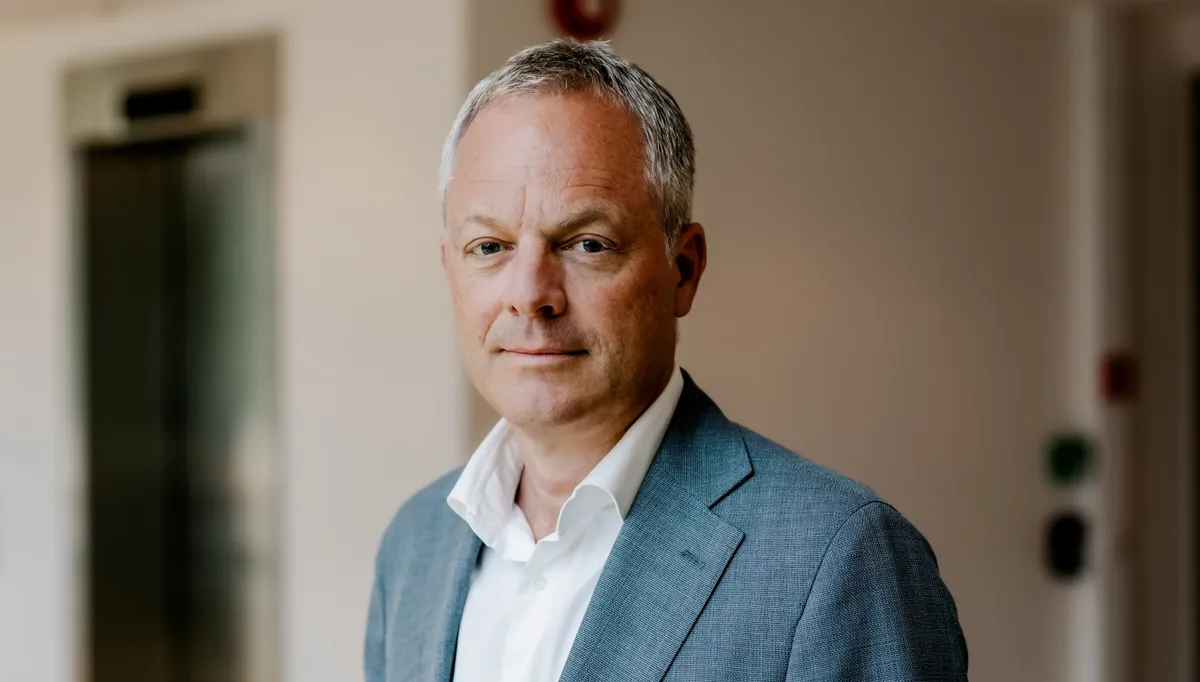 Omstillingsbarometeret 2025 viser at Norge faller på alle de viktigste indikatorene som må til for å styrke og sikre fremtidig konkurransekraft og omstillingsevne. Manglende satsing på teknologi, kompetanse og forskning betyr at vi henger etter EU, skriver administrerende direktør i Abelia, Øystein Eriksen Søreide.