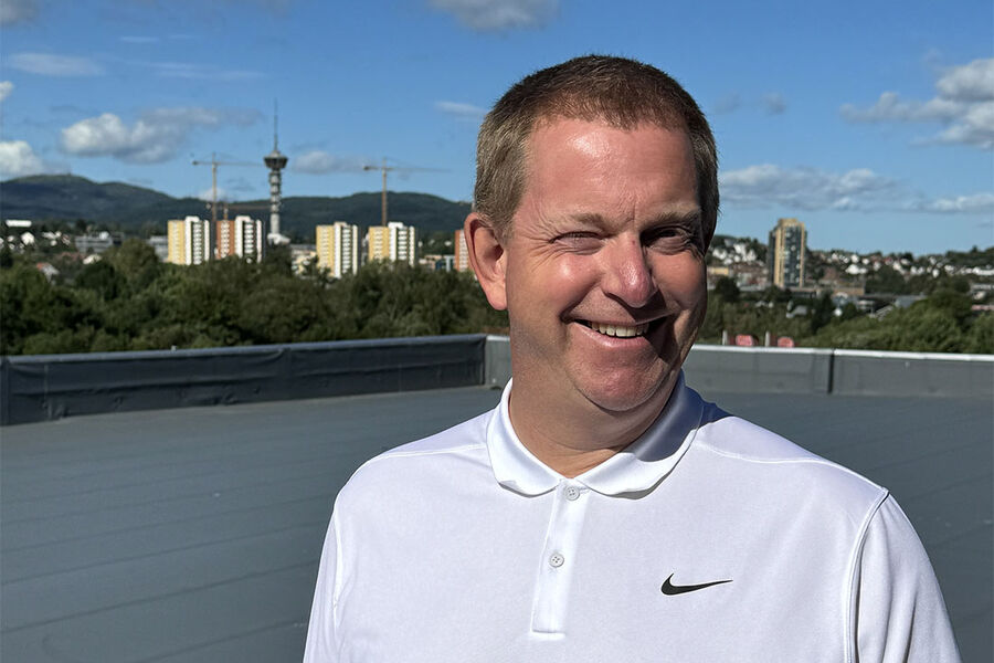 – Vi må sikre at vi har tilgang på dyktige fagarbeidere, noe vi gjør best gjennom lærlingeordningen. Her må også myndighetene bidra slik at bedriftene får et lærlingetilskudd som sikrer at bedriftene kan ta inn nok lærlinger, sier NHO Elektro sin nye styreleder, Øystein Ramsøskar.