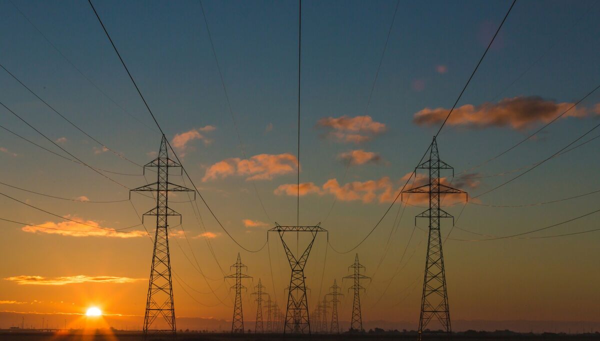 På oppdrag for Fornybar Norge har Sopra Steria og Æge Energy utarbeidet en rapport som viser hvordan det er mulig å halvere tiden det tar å få bygget ut nytt strømnett i Norge. Foto: Getty Images