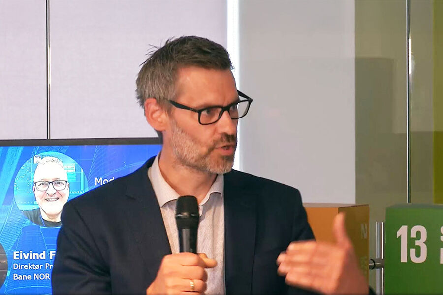 Sigmund Aandstad under paneldebatten om digital transformasjon i byggebransjen. Foto: Pipelife Norge