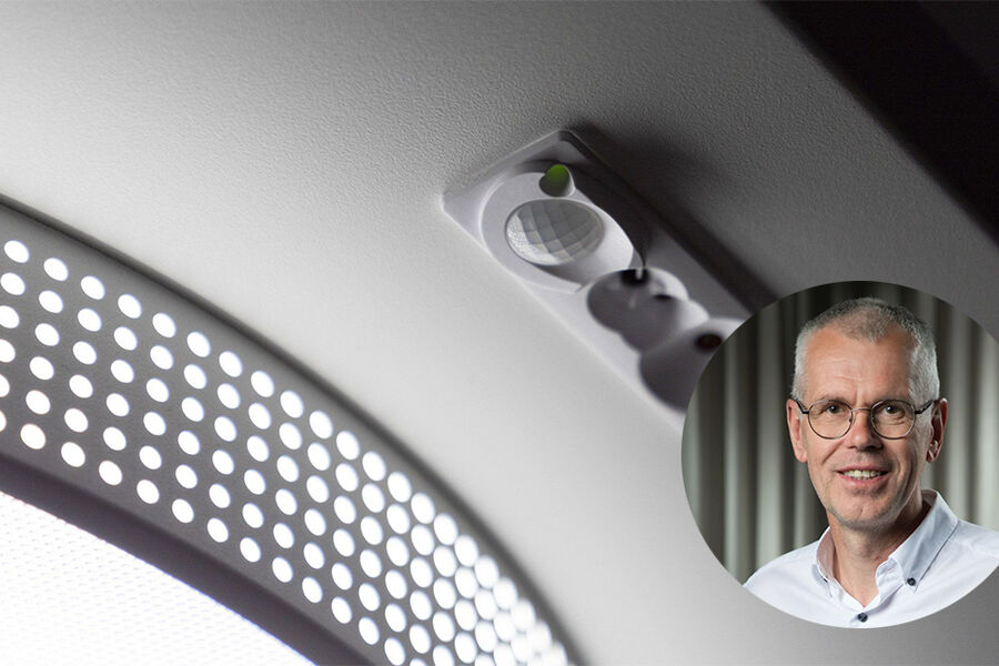 Daniel Järpehult, teknisk sjef for laboratoriet, og ansvarlig for CE-merking av selskapets produkter, forteller at alle Fagerhult-produkter som er underlagt krav til cybersikkerhet, oppfyller de nye kravene i RED. CE-merkingen sikrer at komponentene som brukes, oppfyller disse kravene.