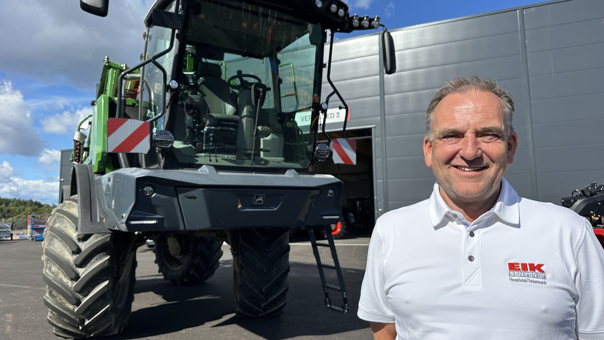 En strålende fornøyd daglig leder ved Eiksenteret, Tom Jensen.