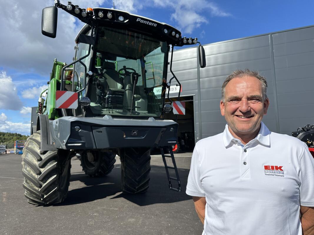 En strålende fornøyd daglig leder ved Eiksenteret, Tom Jensen.