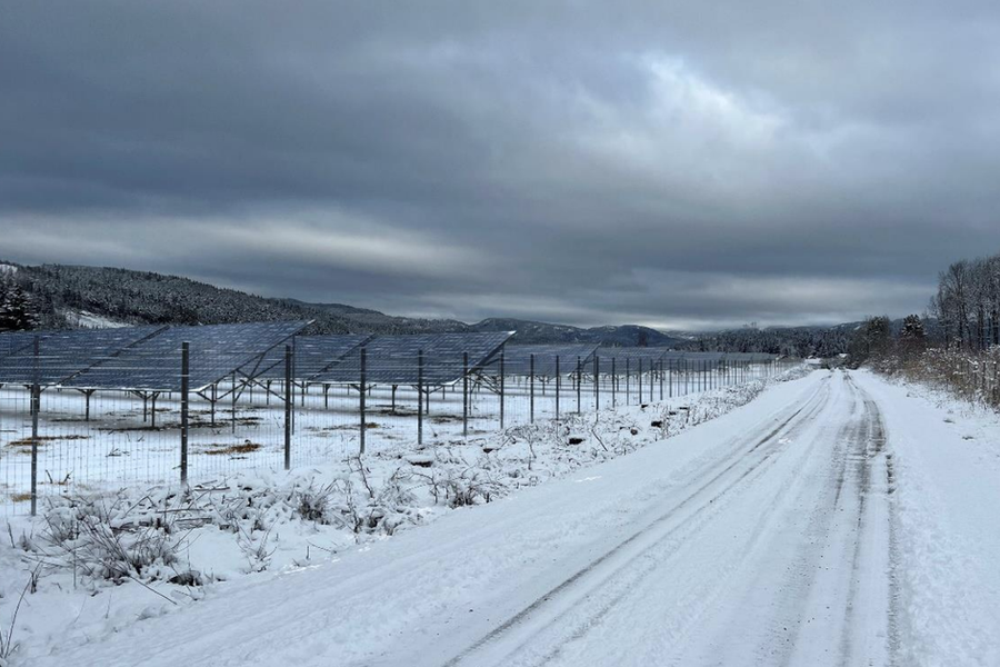 Energidepartementet gir Fossum Sol 1 AS konsesjon til å bygge, eie og drive Fossum solkraftverk. Foto: Fossum Sol 1