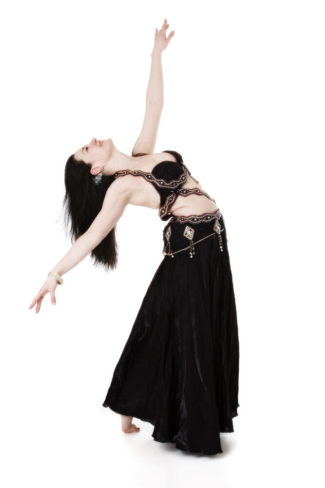 Bilde av en dame som utøver magedans