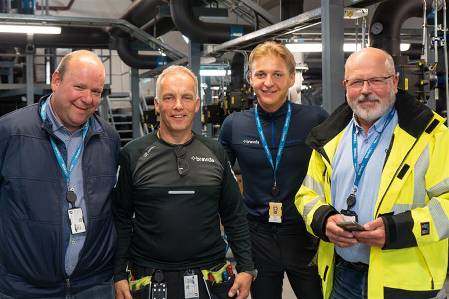 VERNERUNDE: Bravidas Tom Sæthershagen (fagansvarlig elektro og Ekom), Erik Wang (elektromontør), Fredrik Kåsbøll (serviceleder) og Trond Bekken (fagansvarlig HMS) på vernerunde.