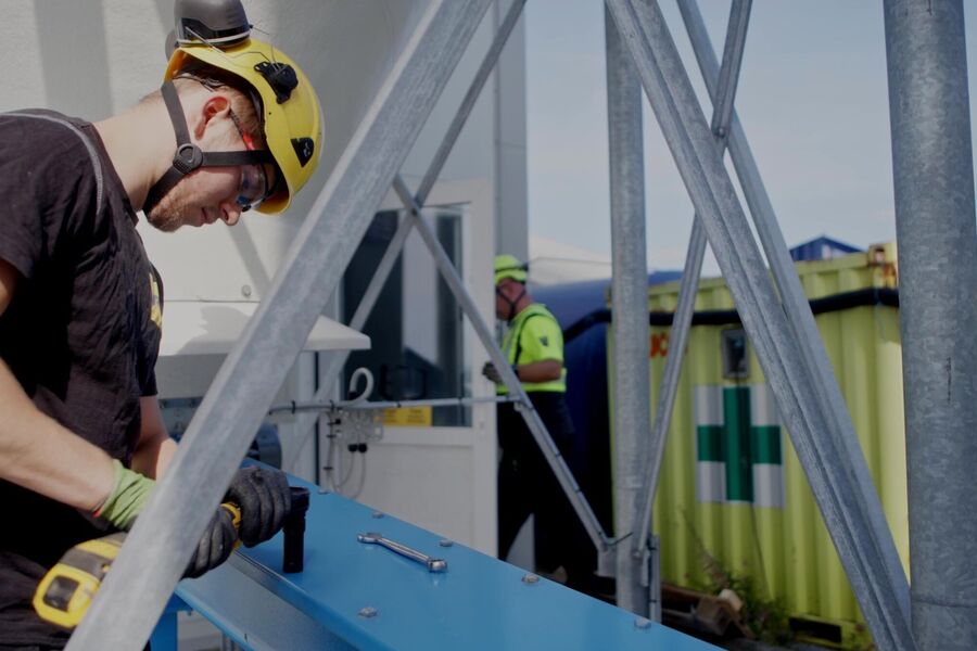 Servicetekniker Iver Gansmoe er en av deltakerne på Teknikerakademiet. Foto: Eirik Førde