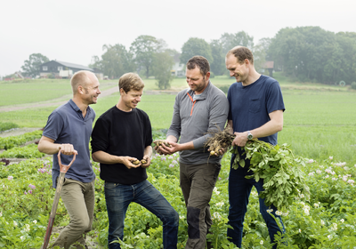 …. Bjertnæs & Hoel eies og drives av brødreparene Åsmund og Lars Bjertnæs, Øystein Hoel og Henrik Raastad-Hoel. Foto: Caroline Roka