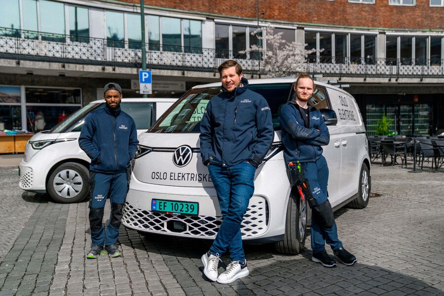 Fabian Styrmoe (foran) har utviklet Oslo Elektriske til en økonomisk sunn vekstbedrift siden overtakelsen i januar 2022.  Foto: Oslo Elektriske