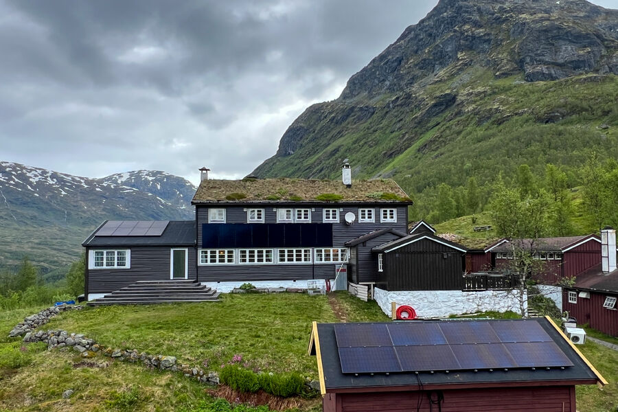 Skogadalsbøen ligger 14 km fra nærmeste vei. 