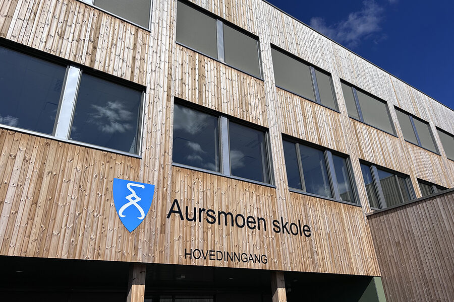 I august markerte Aurskog-Høland kommune åpningen av de nye svanemerkede byggene, Aursmoen skole og barnehage.