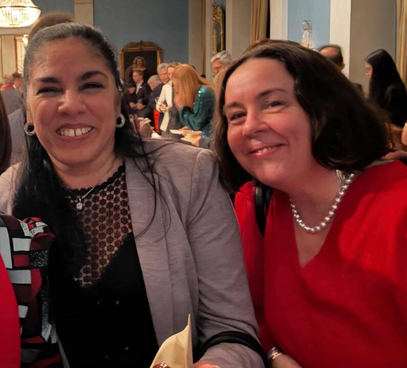 Cubas ambassadør Maité Rivero Torres med leder i NKP Runa Evensen Cubas ambassadør Maité Rivero Torres med leder i NKP Runa Evensen