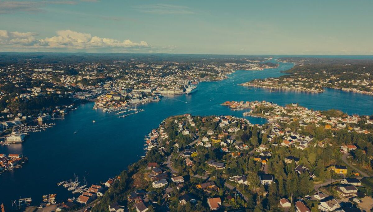 I 2020 ble Arendal valgt som lokasjon for en planlagt gigafabrikk som skal produsere litium-ion-batterier.