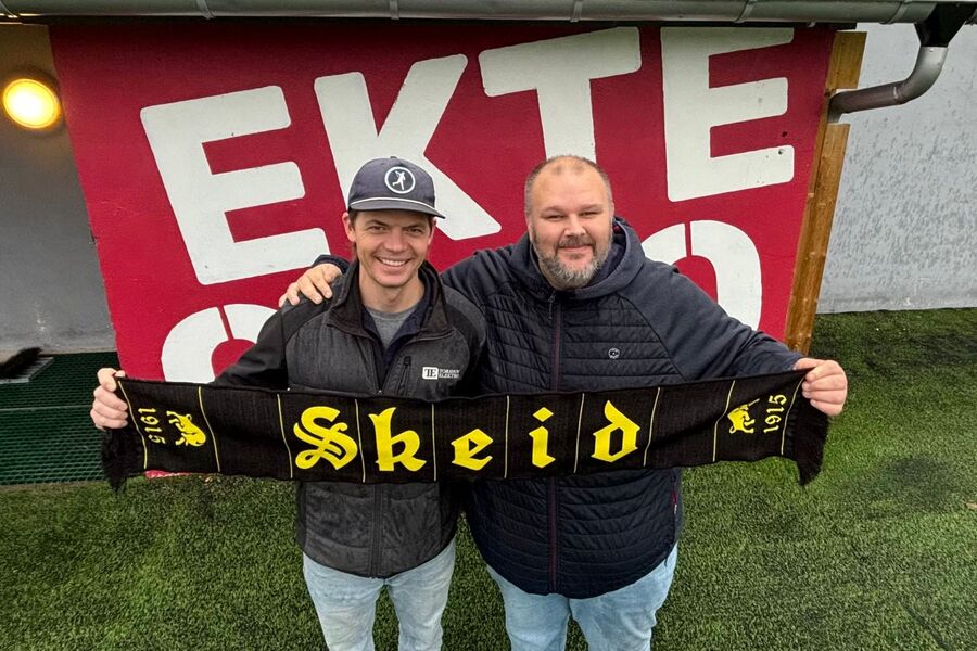Serviceleder i Torshov Elektro, Jonas Amundrud (avbildet til venstre), kommer fra en familie med Skeid-folk. Foto: Skeid