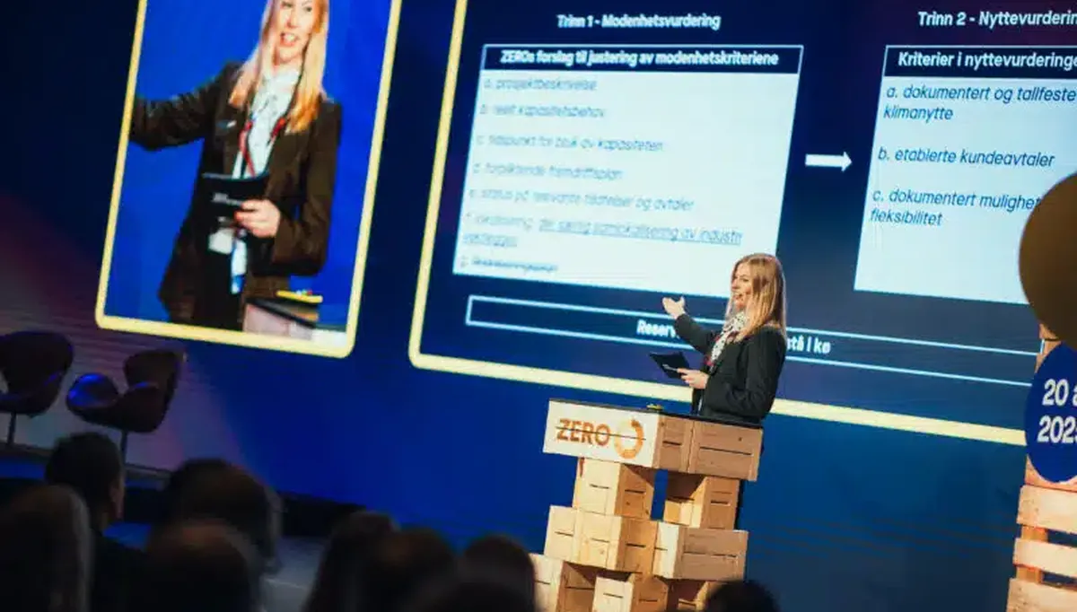 ZEROs Iselin Lothe la frem de ti politiske anbefalingene på Zerokonferansen 27. november. Foto: Kevin Dahlman/ZERO