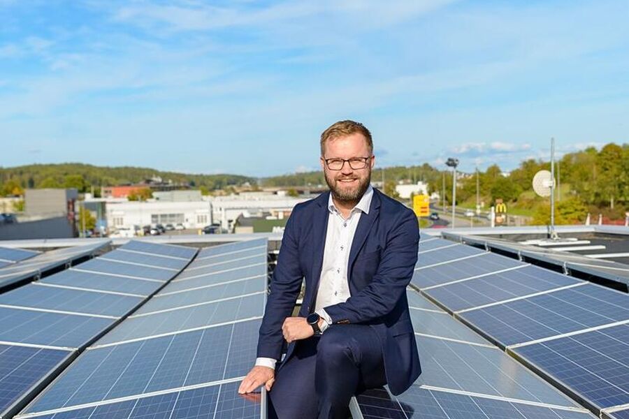 Solcellespesialistens gründer Carl Christian Strømberg må erkjenne at livsverket er tapt. Han solgte seg imidlertid ut akkurat før markedet kollapset. Foto: Solcellespesialisten