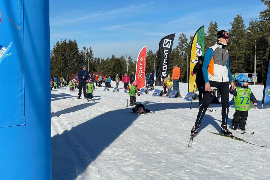 Fet Skiklubb skaper aktiviteter på snø for både store og små gjennom hele vintersesongen, men er avhengig av egen snøproduksjon når kong vinter uteblir. Illustrasjonsfoto: Fet Skiklubb.