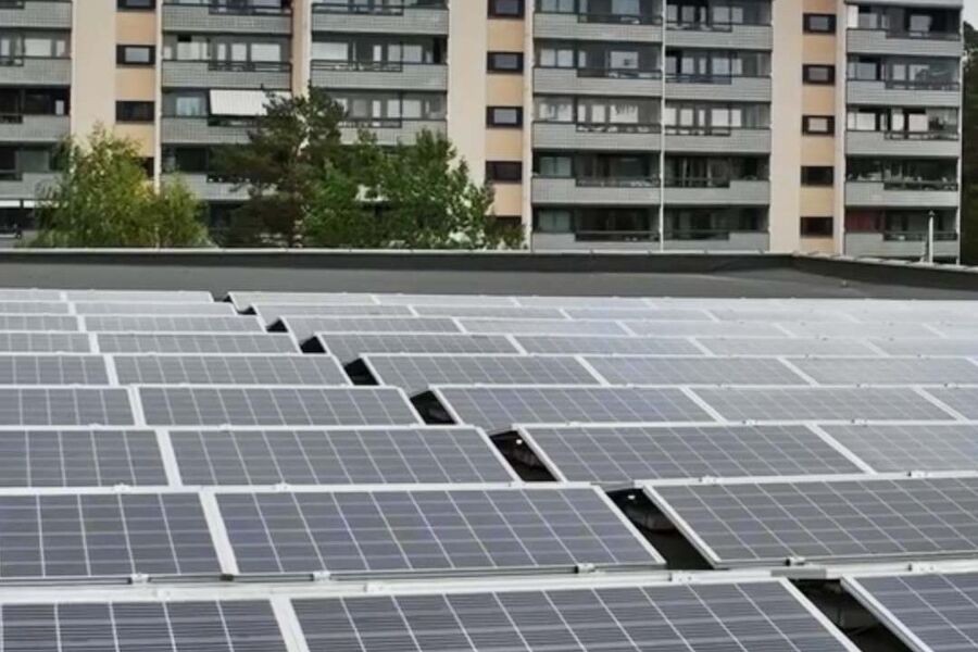 Solkraft: Bedrifter og eiere av næringsbygg kan få støtte til å installere solceller eller solfangere på tak og fasader. Foto: Oslo kommune