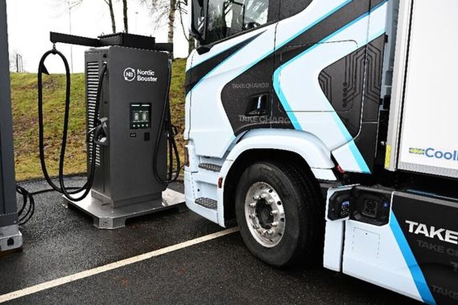 Batteribanken leverer energi til Nordic Booster sin 400 kW hurtiglader.