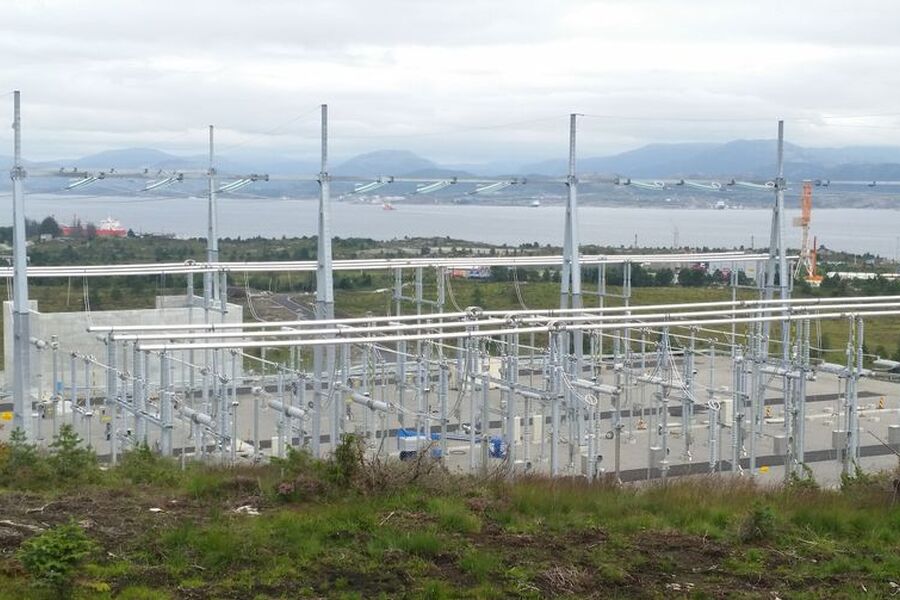 AF Elkraft er innstilt av Statnett til høyspenning. Foto: Elkraftsarbeid ved den nye transformatorstasjonen på Onarheim på Husnes. Foto: 