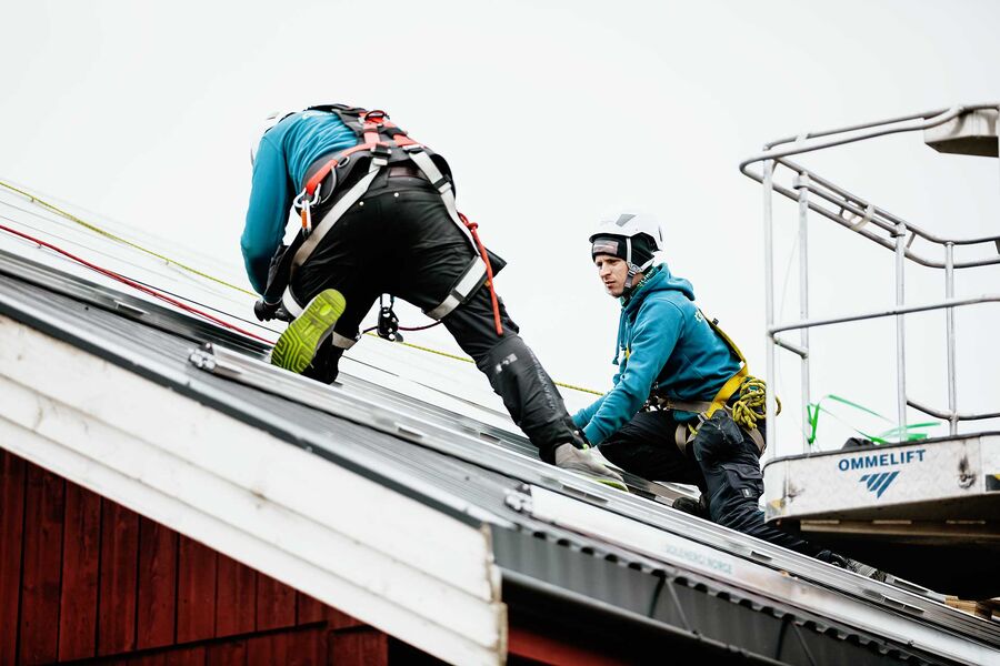 Solenergi Norge i Folldal at de skalerer ned i et håp om å unngå konkurs. Foto: Solenergi Norge