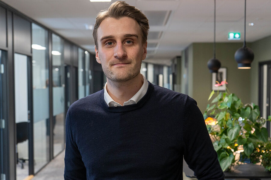 Petters Olstads historie i Bravida startet i 2015, da han begynte som lærling i telekommunikasjon i prosjektavdelingen i Trondheim. Det som startet som en læreplass, skulle vise seg å bli starten på en lang og fruktbar karriere i selskapet.