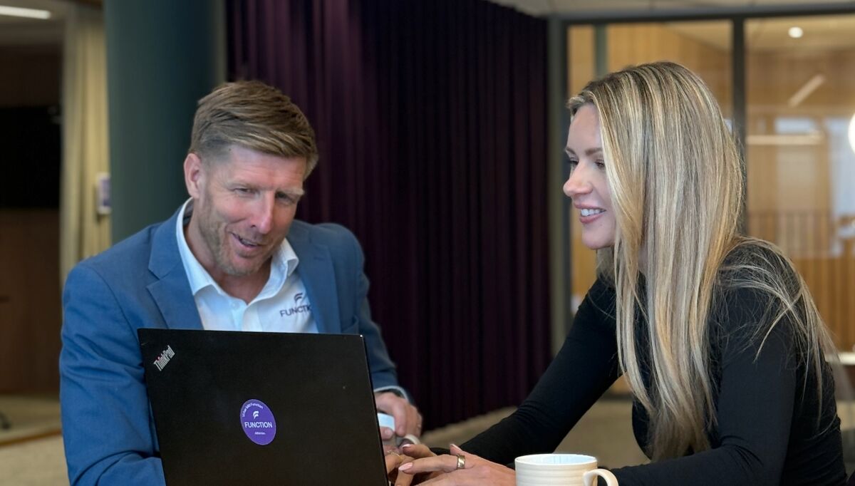 Daglig leder Kjetil Kaldestad og markedssjef Marlene Krogstad Haagensen gleder seg over den gode responsen Function har fått etter at den nye merkevaren ble rullet ut for ett år siden.