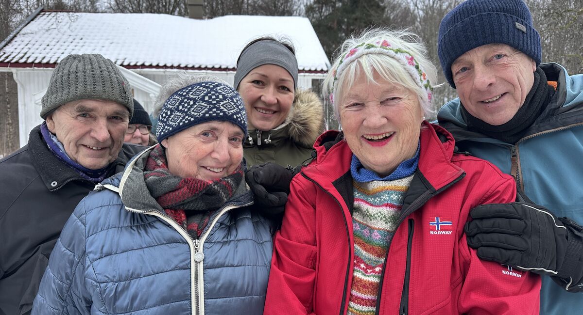 Fem på Bokemoa mandag morgen: Arvid Nodland, Solfrid Andersen, Inga Leistikow, Anne Torsvik og Anders Mathiassen. Foto: Leif Magne Flermmen