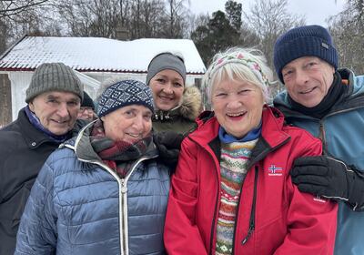 Fem på Bokemoa mandag morgen: Arvid Nodland, Solfrid Andersen, Inga Leistikow, Anne Torsvik og Anders Mathiassen. Foto: Leif Magne Flermmen