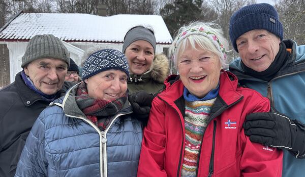 Fem på Bokemoa mandag morgen: Arvid Nodland, Solfrid Andersen, Inga Leistikow, Anne Torsvik og Anders Mathiassen. Foto: Leif Magne Flermmen