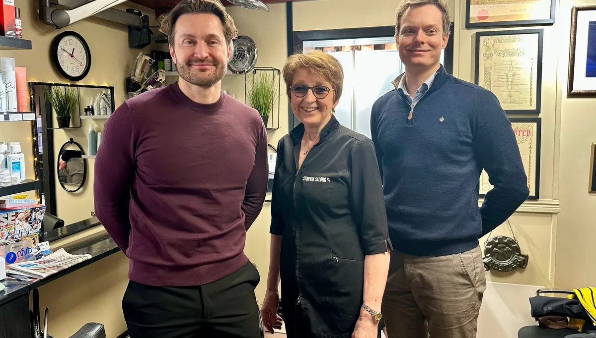 Bedriftsbesøk med god prat om kompetansen Nordland trenger: Regiondirektør Hans Christian Hansson i NHO Nordland, frisørmester og innehaver av Storvik Salong Aud Schjødt Pedersen og seniorrådgiver i NHO Nordland og leder i Yrkesopplæringsnemnda i Nordland Lars Fredrik Martinussen.. Foto: NHO Elektro Bedriftsbesøk med god prat om kompetansen Nordland trenger: Regiondirektør Hans Christian Hansson i NHO Nordland, frisørmester og innehaver av Storvik Salong Aud Schjødt Pedersen og seniorrådgiver i NHO Nordland og leder i Yrkesopplæringsnemnda i Nordland Lars Fredrik Martinussen.. Foto: NHO Elektro