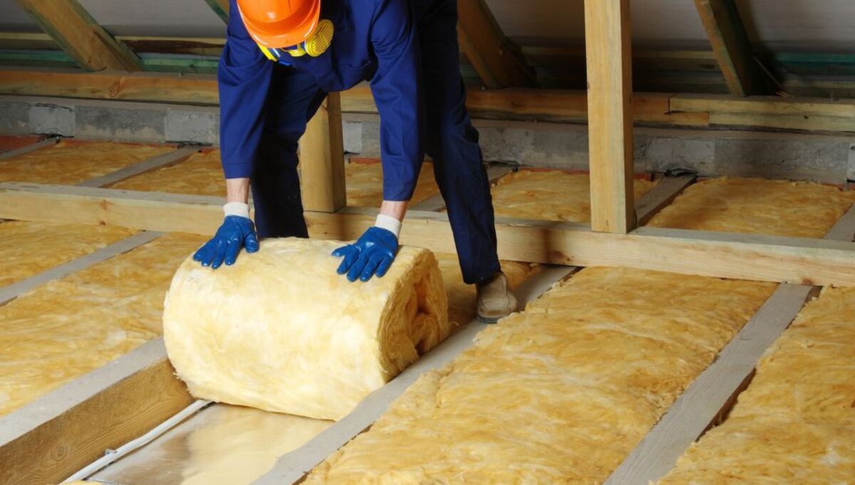 tak og loft er blant flere nye tiltak som Enova nå støtter for å gjøre boliger mer energieffektive. Foto: irin-k/Shutterstock.