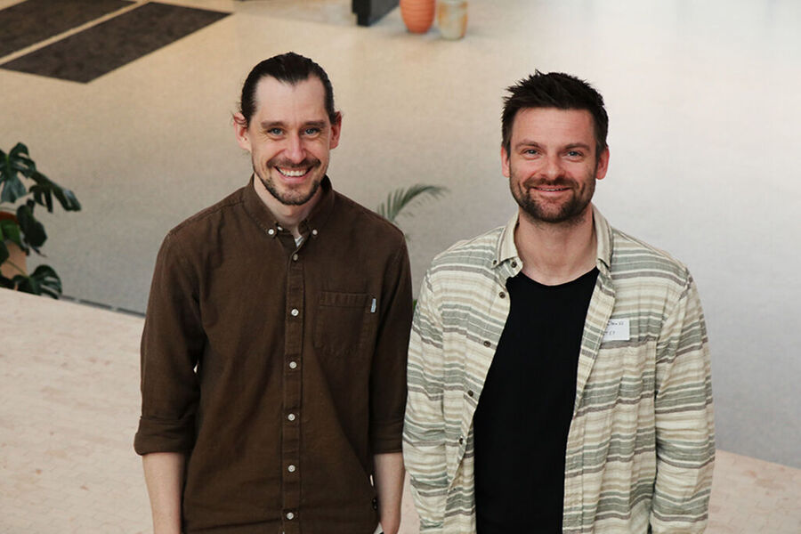 Fra venstre Niklas Pedersen prosjektleder for klima og miljø i Construction City Cluster og John Clauss seniorforsker i SINTEF