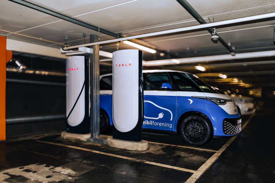 Nå skal det bli enda lettere å lade elbiler. Foto: Elbilforeningen