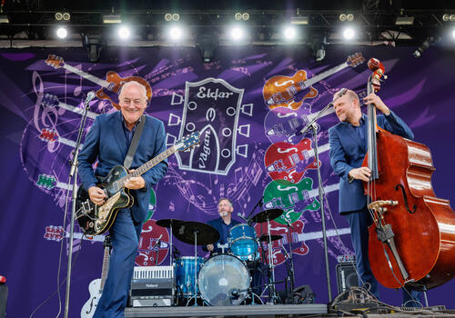 Foto av Eldar Vågan trio på scenen