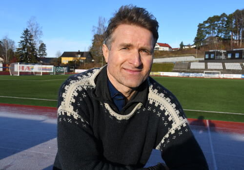 Foto av Thor Gotaas på en fotballbane