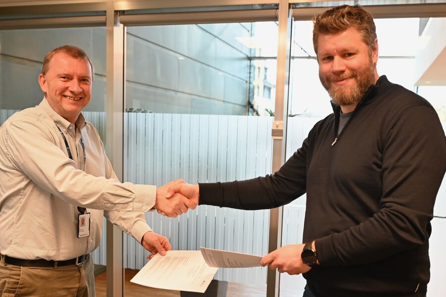 Ove Guttormsen i NHO Elektro og Geir Ove Kulseth fra EL og IT Forbundet er i gang med å forhandle om LOKen i årets lønnsoppgjør. (Foto: Knut Wiggen/Fri Fagbevegelse/Nettverk)