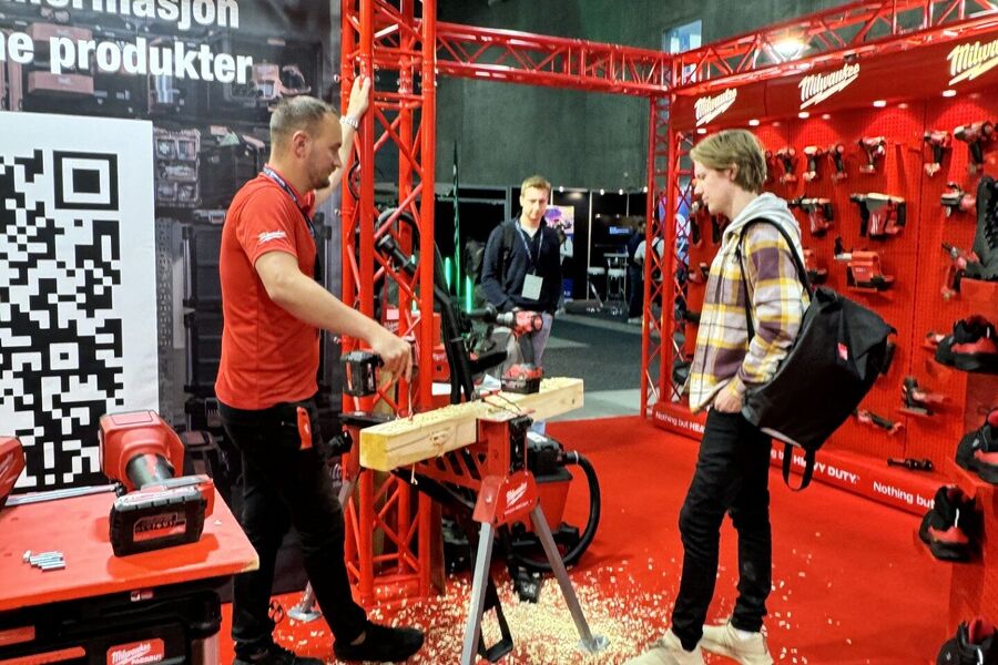 På en 108 kvadratmeter stor stand vil besøkende møte en tydelig segmentering med egne demo-områder for bolig og industri.