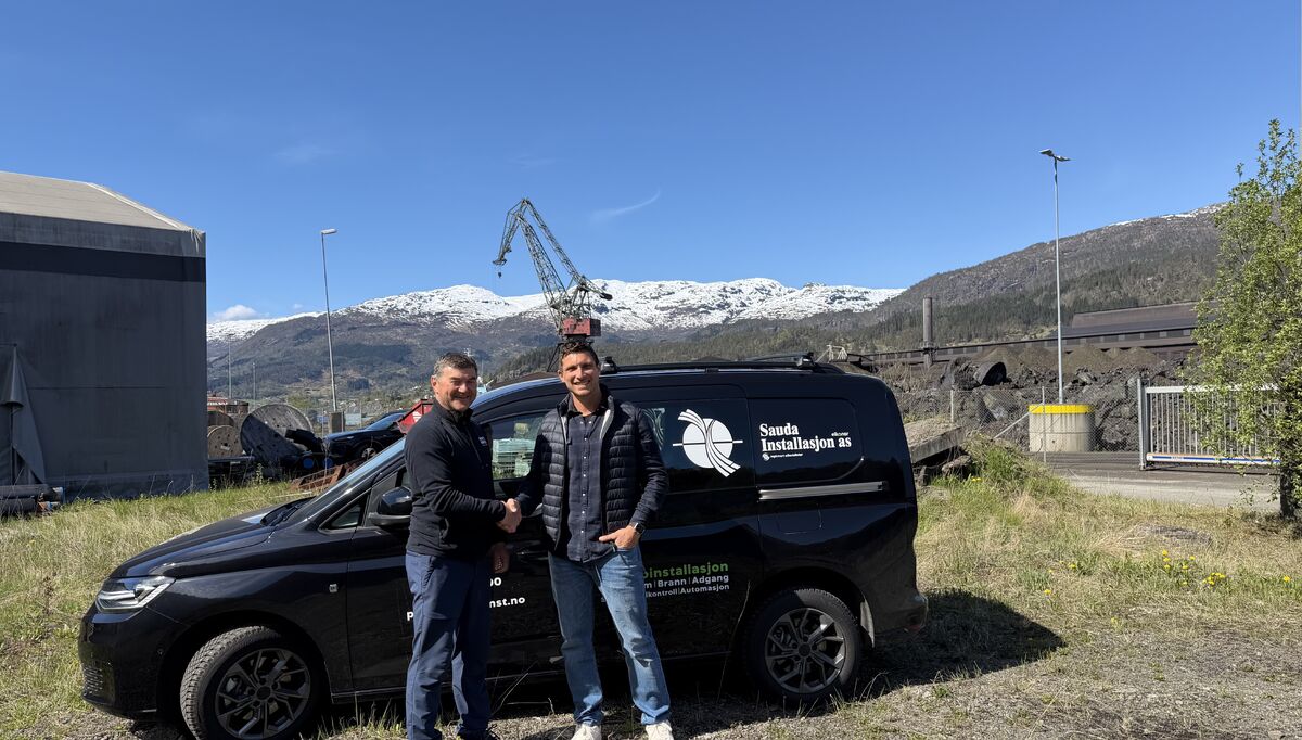 Fra venstre: Dag Ole Stråbø (daglig leder i Sauda Installasjon og Klima og Energiteknikk) og Filippo Ballarin (CEO i Helgevold).