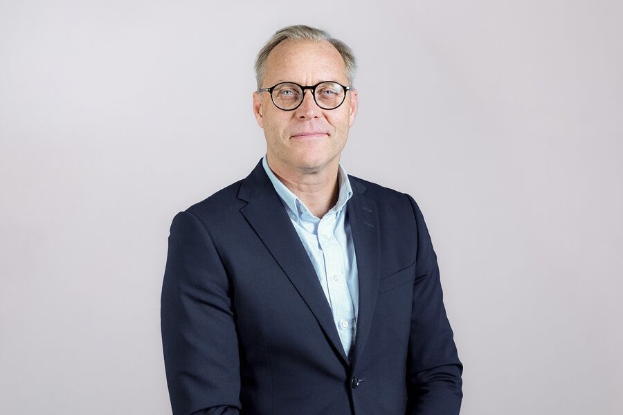 Daniel Snöman har bred erfaring fra ledende stillinger i Ahlsell, blant annet som divisjonsdirektør i Sverige og fungerende administrerende direktør i Ahlsell Sverige. 